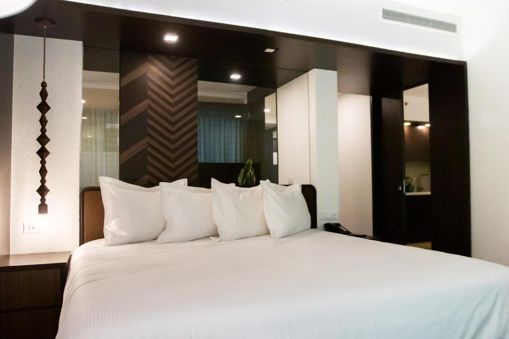Eurobuilding Hotel & Suites Lecheria Экстерьер фото