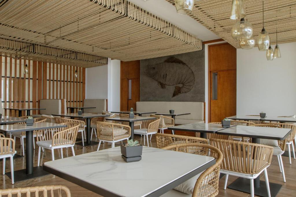 Eurobuilding Hotel & Suites Lecheria Экстерьер фото